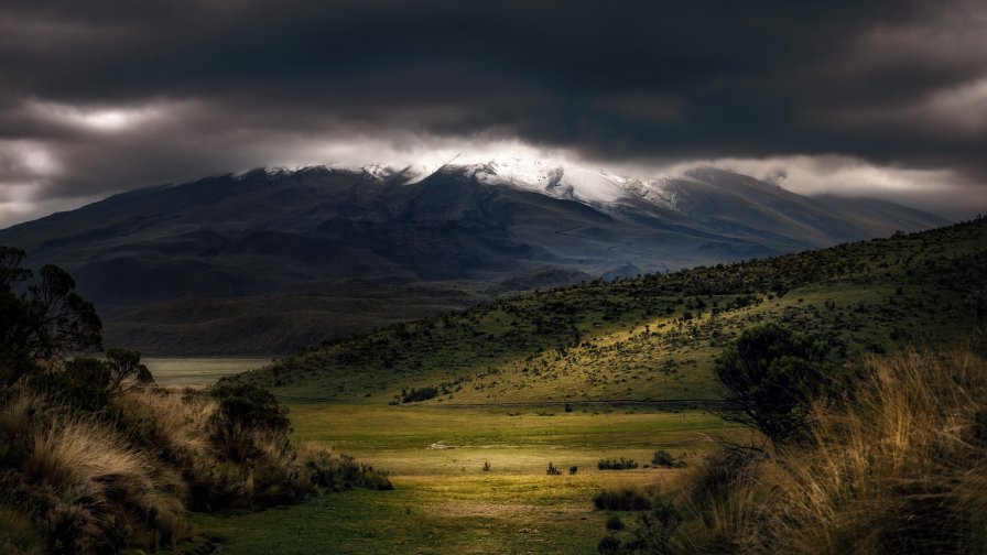 Wonderful Mountain Fog and Clouds in Sky