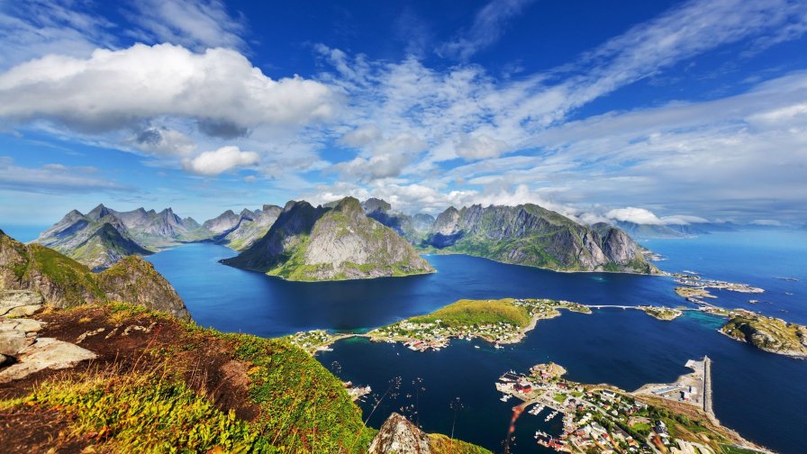 Wonderful Mountains and Sea